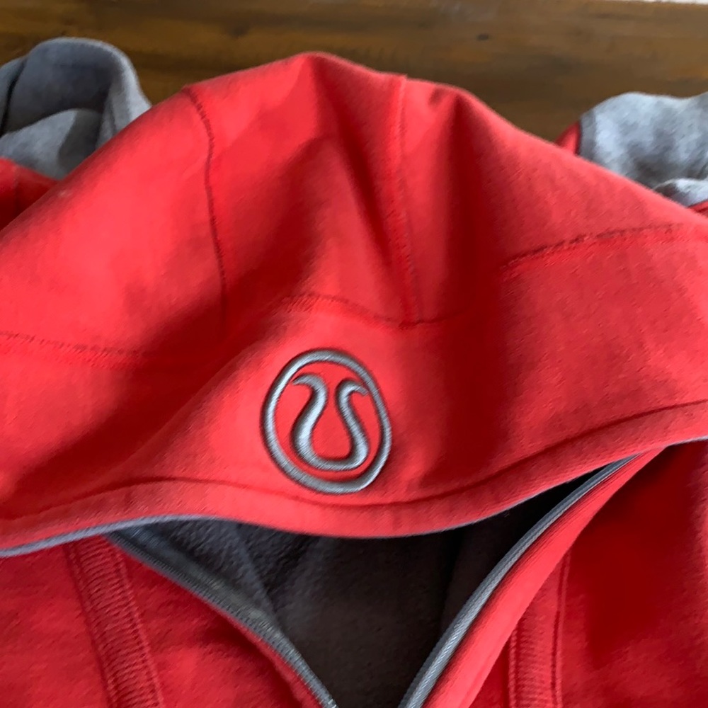 lululemon scuba II